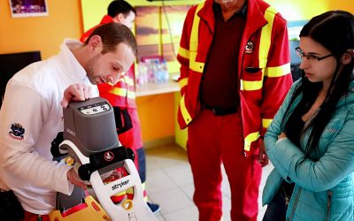 5 millió Ft értékű, LUCAS® 3 típusú mellkasi kompressziós életmentő berendezés átadása a Pesterzsébeti mentőállomáson